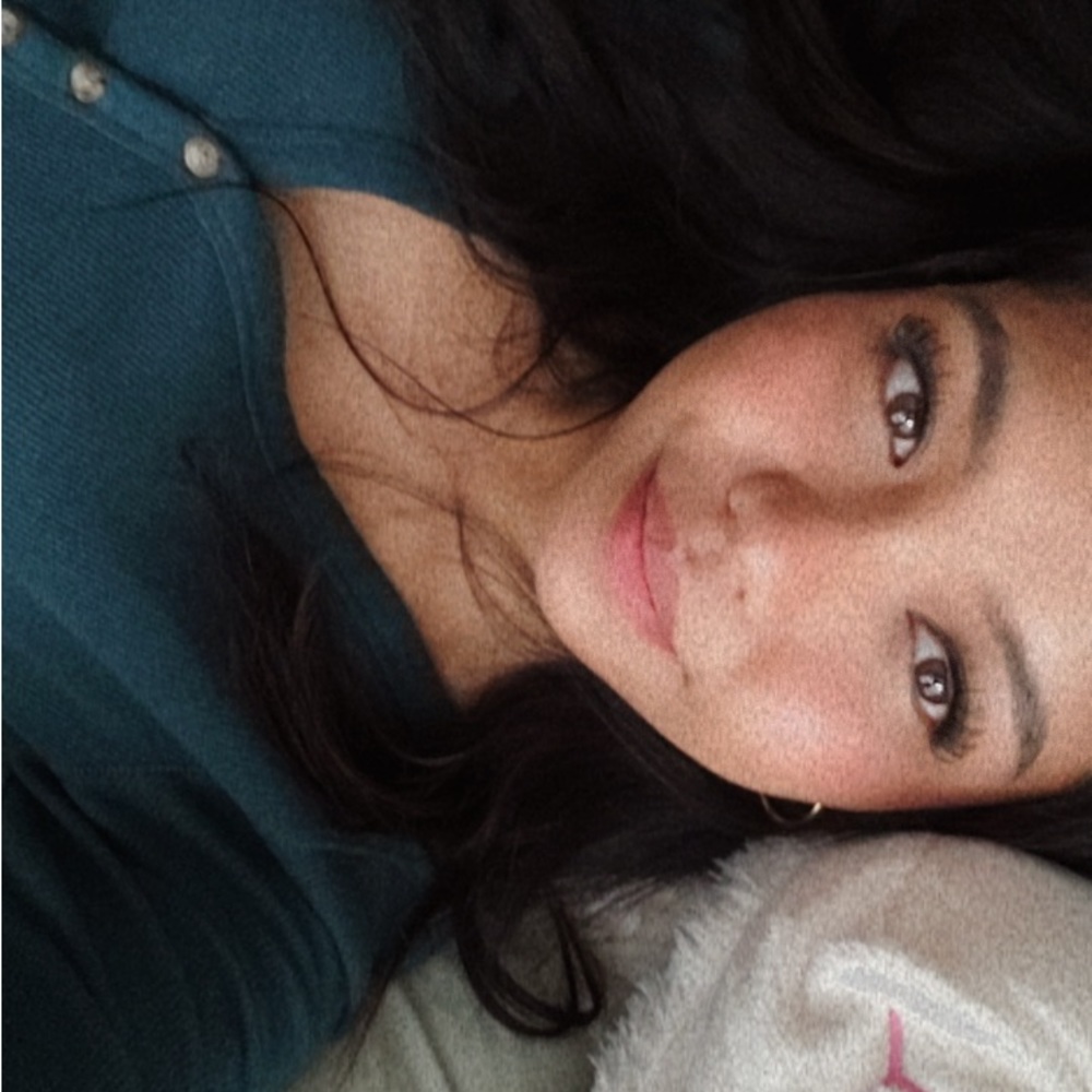 Meet your Posher, Deena